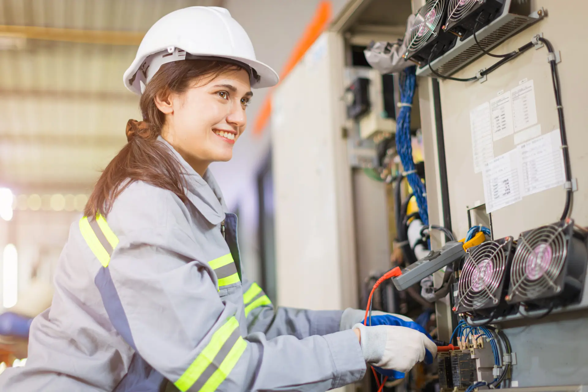 Elektrotechnik na riadenie činnosti alebo na riadenie prevádzky